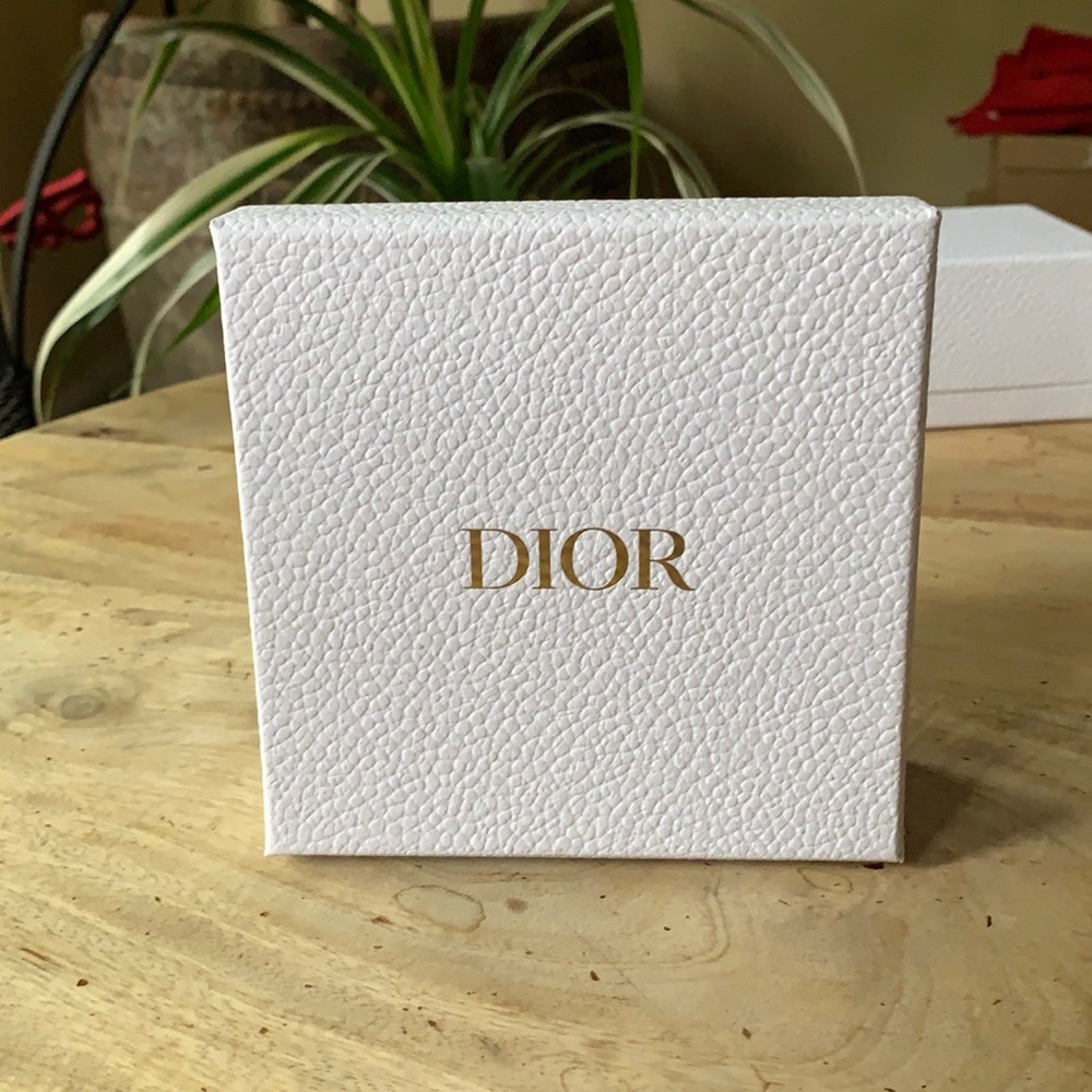 DIOR Giftbox w/Ribbon and Silk Paper - small